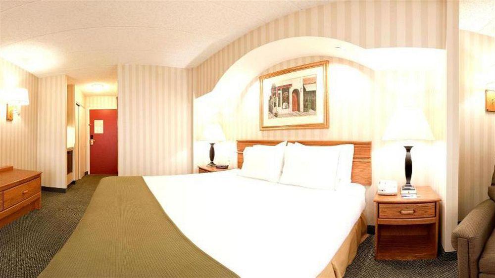 Holiday Inn Express Hotel & Suites Philadelphia - King Of Prussia By Ihg Екстериор снимка